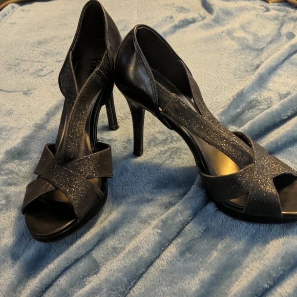 Fioni Night Black Heels - Picture 1 of 2